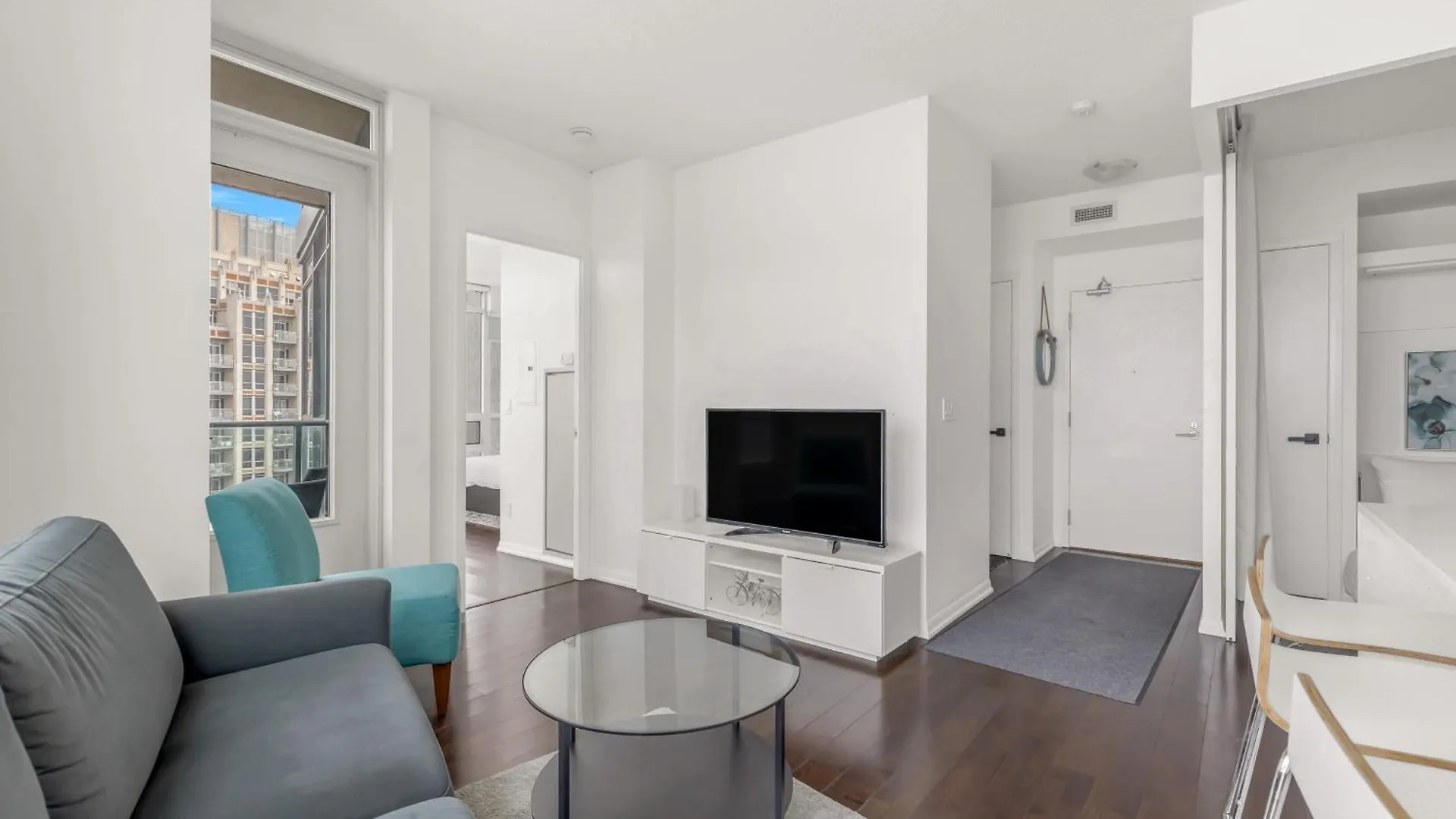 Apartamento 2 Bedroom Waterfront Condo Downtown W/ Free Parking Toronto