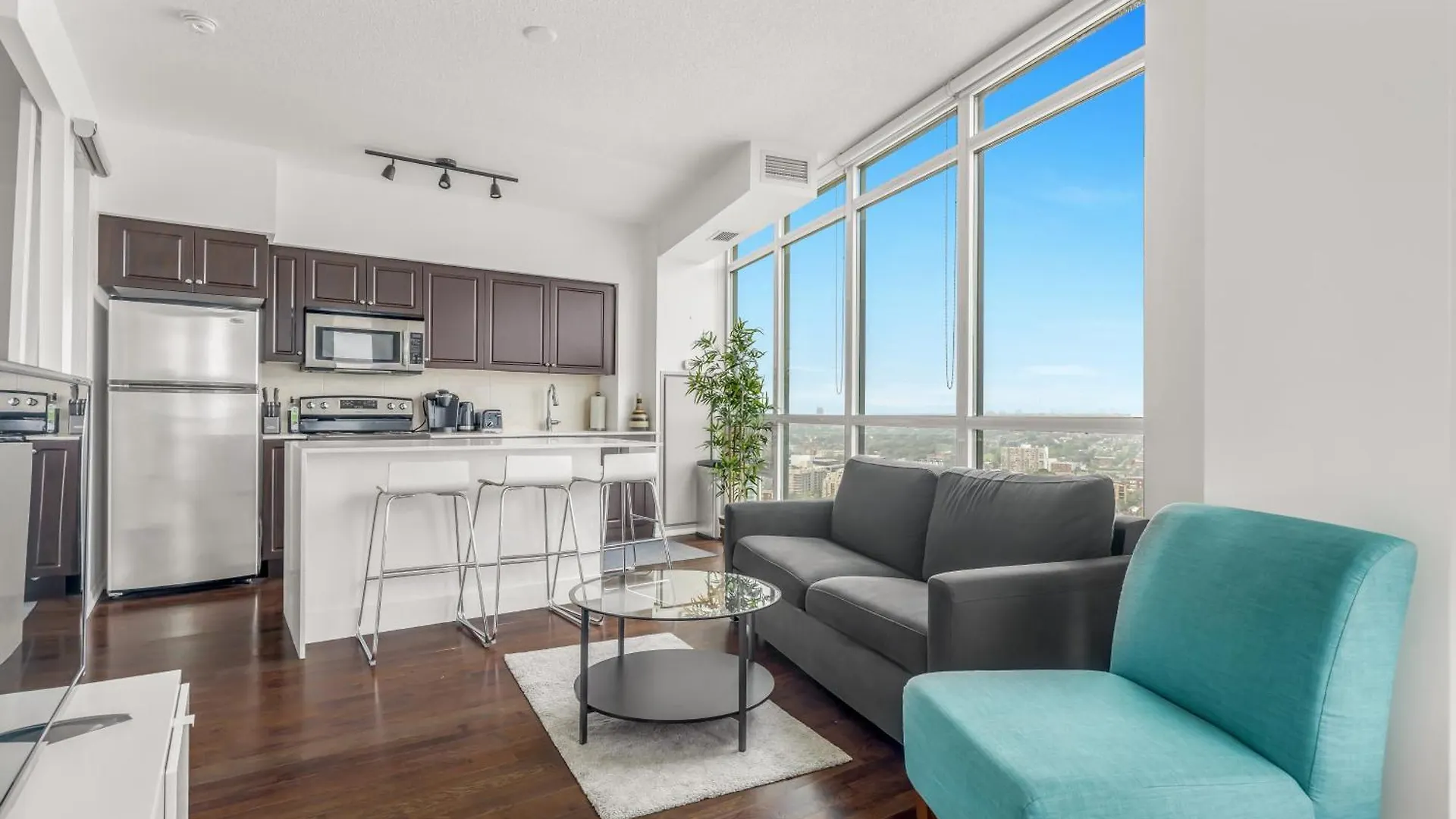 Apartamento 2 Bedroom Waterfront Condo Downtown W/ Free Parking Toronto