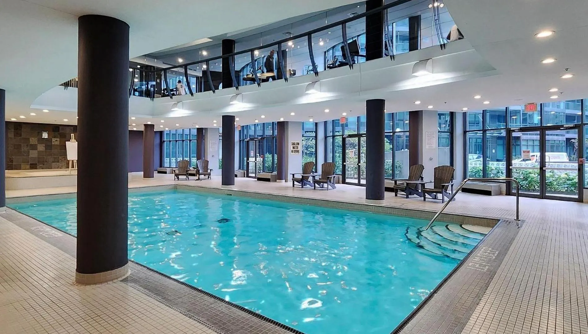 2 Bedroom Waterfront Condo Downtown W/ Free Parking Toronto 0*,  Canadá